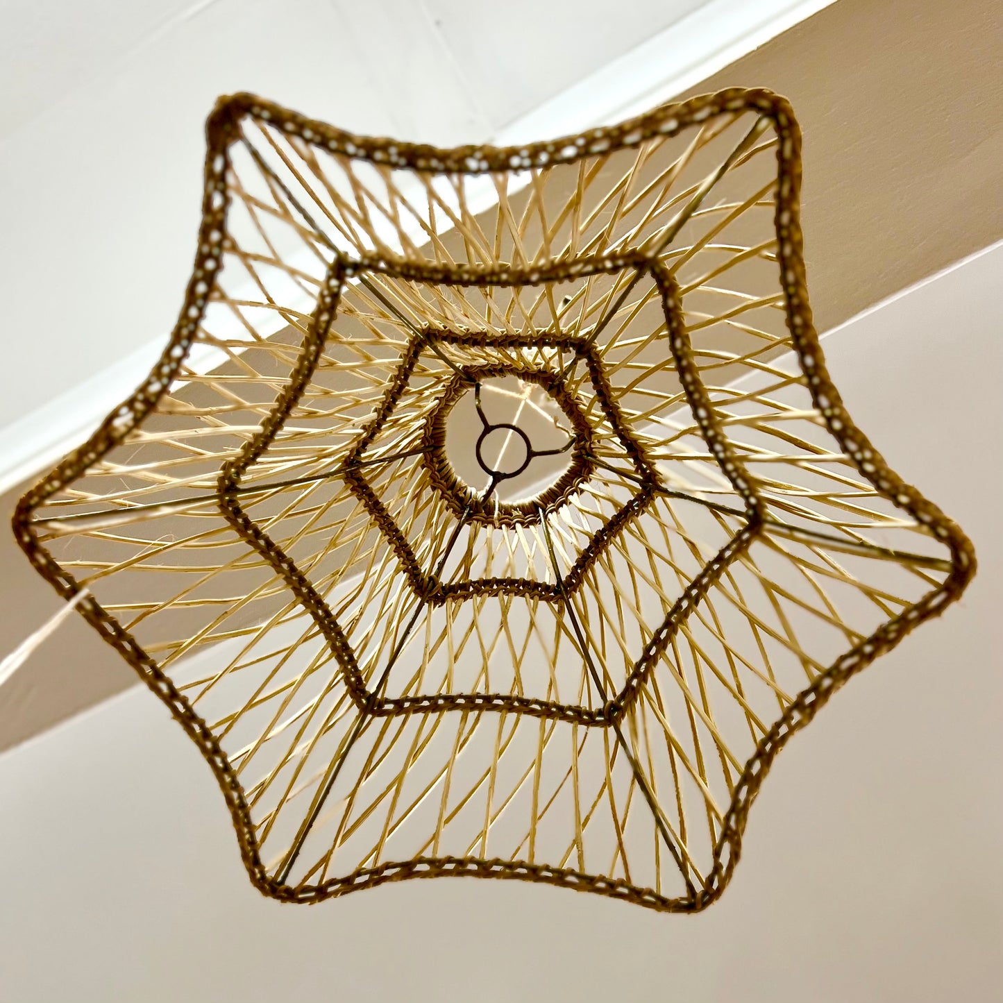 Curved Star Pendant