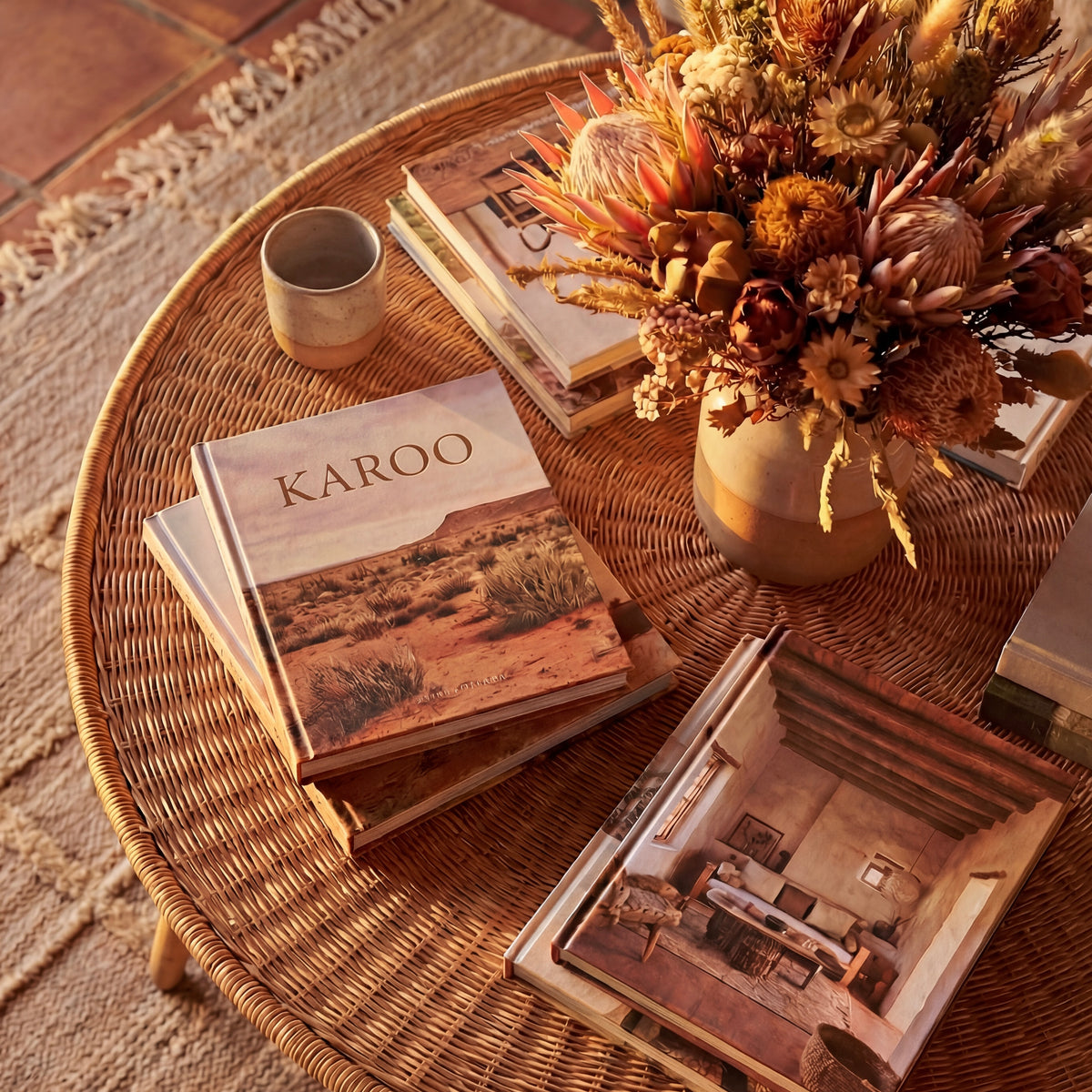 Traditional Large Round Coffee Table