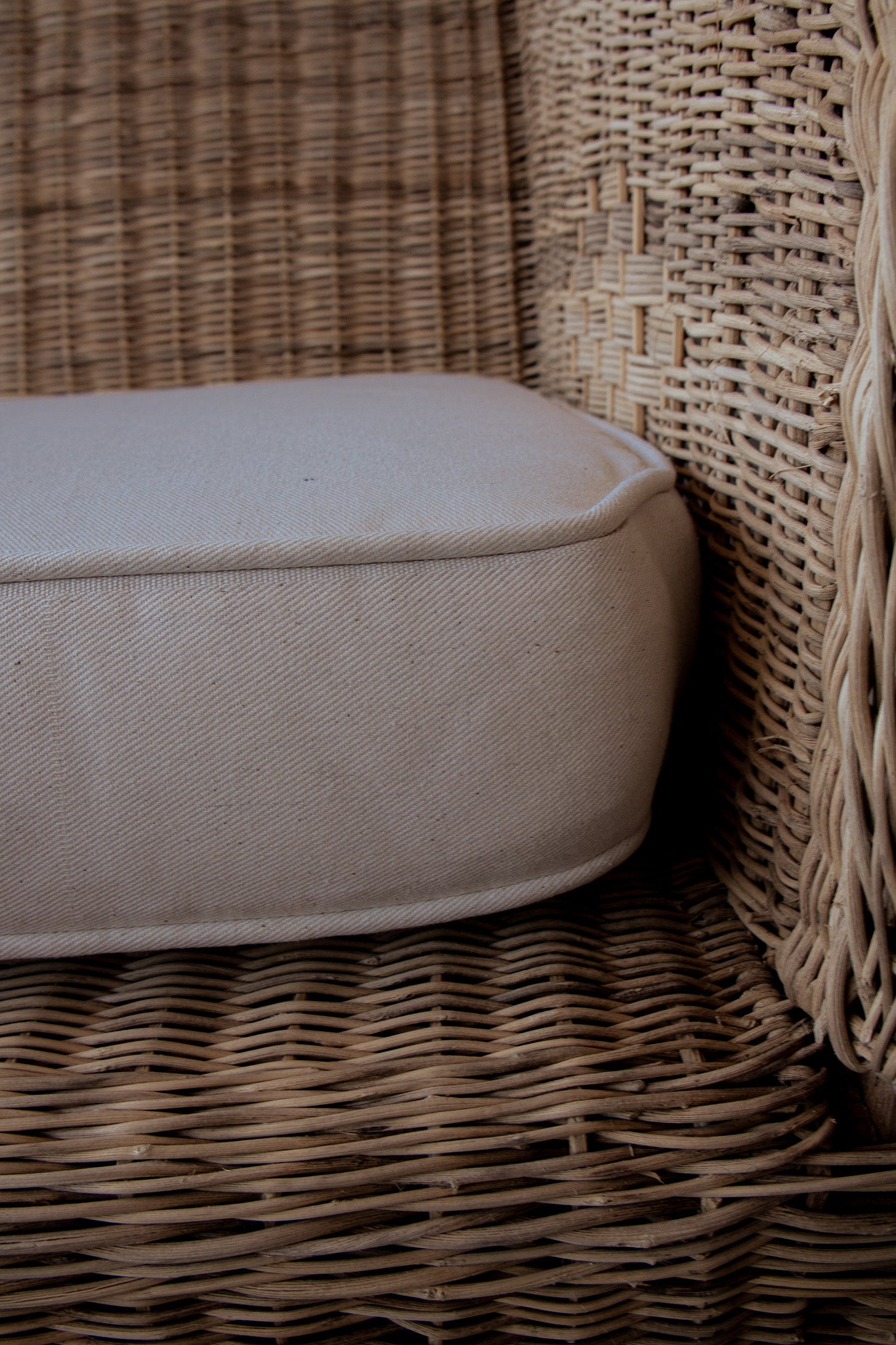 Fitted Foam Cushion Traditional 1-Seater